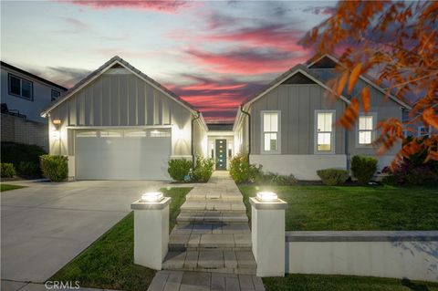 Photo of 25065 Aspen Falls Drive, Canyon Country, CA 91387 (MLS # SR24226334)