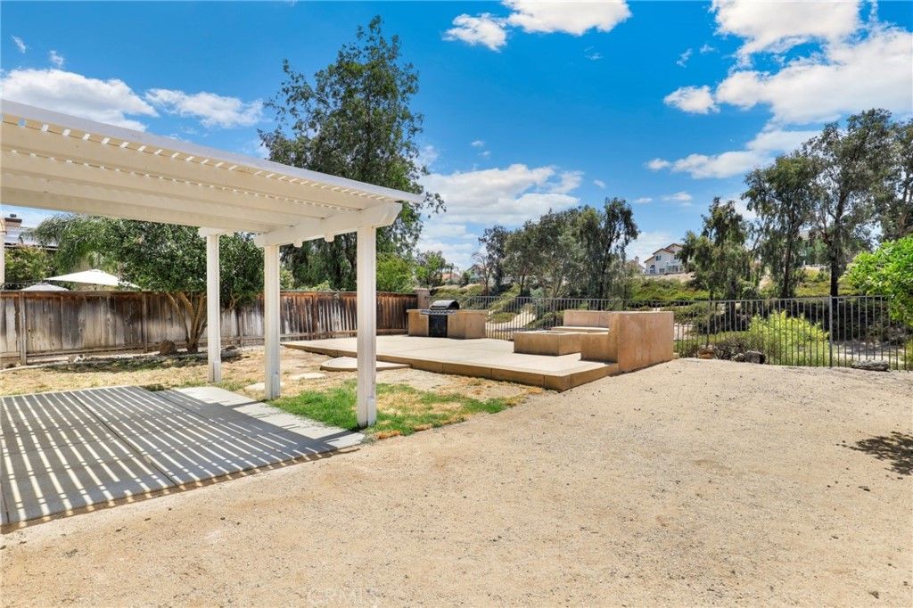 listing image 130727549958587009319