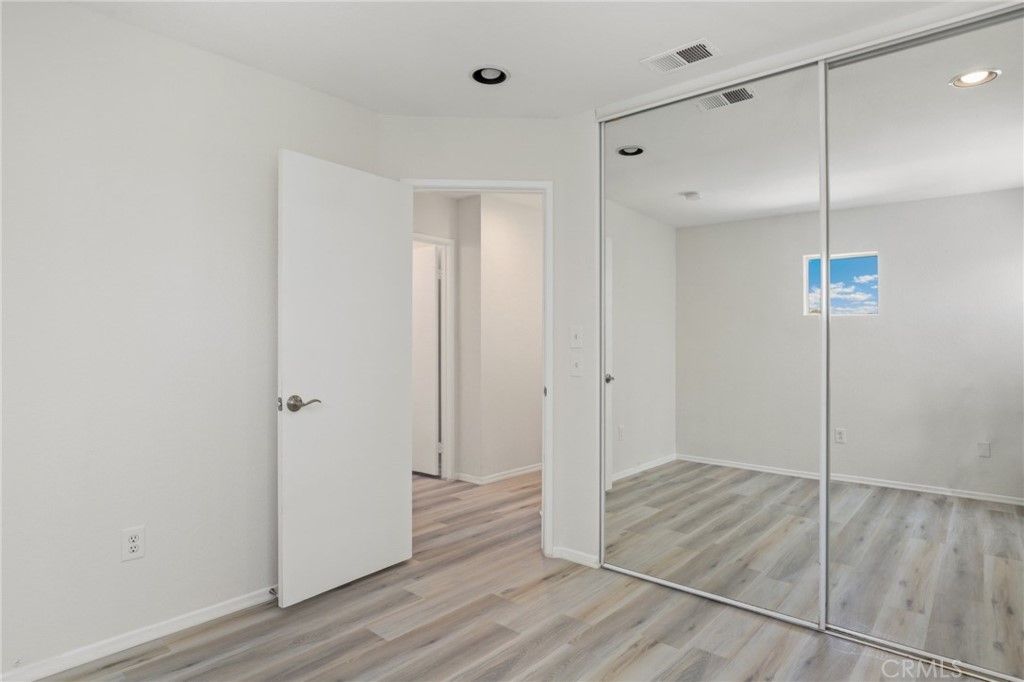 listing image 130721620519609323391