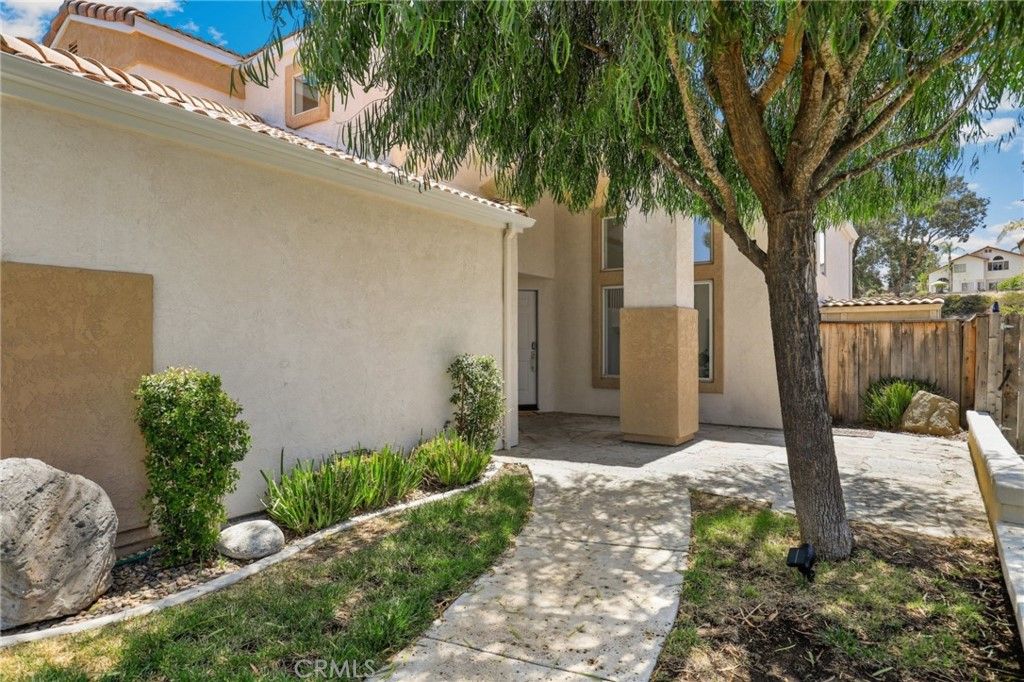 listing image 130722860832849051043