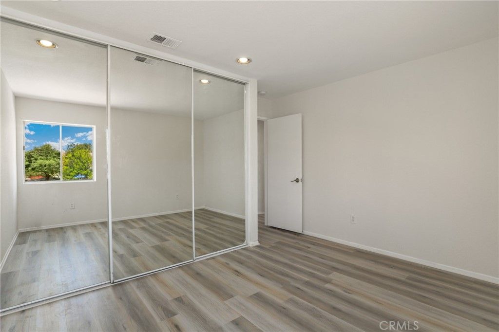 listing image 130729246426169705941