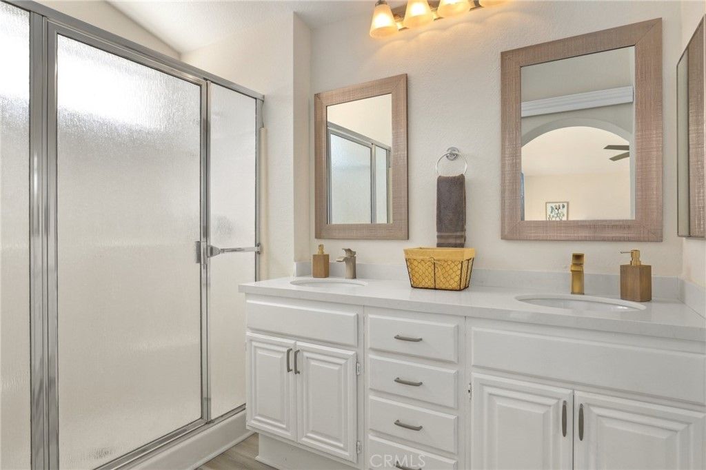 listing image 130727734038619081482