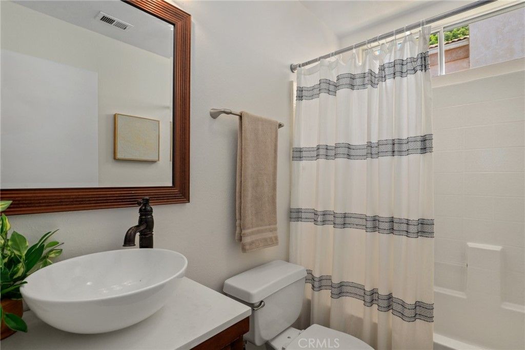listing image 130724586524611220492