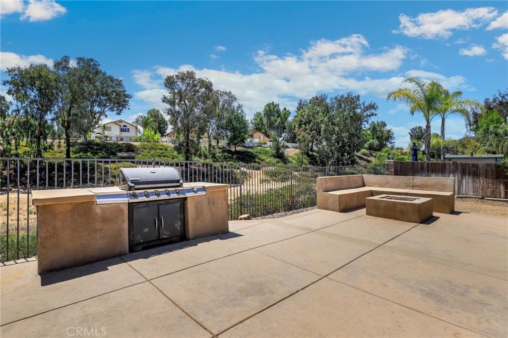 listing image 130720360468357035784