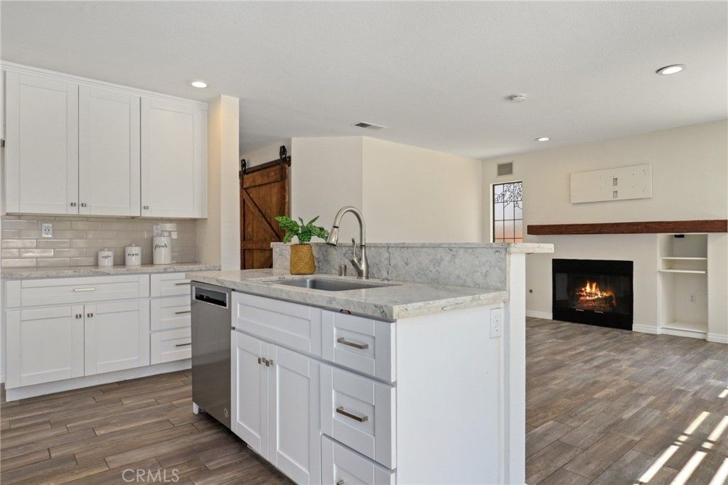 listing image 130729412391156132821