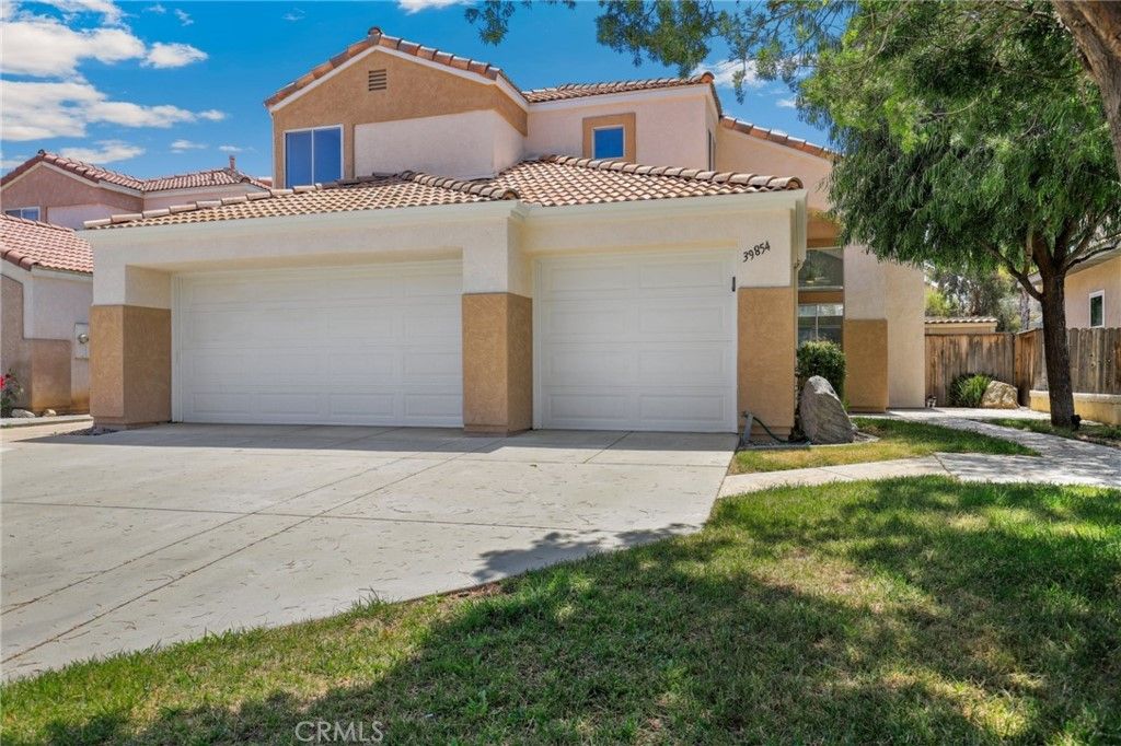 listing image 130725018222288824972