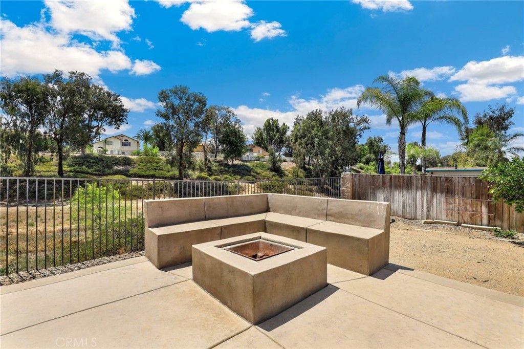 listing image 130729225770809562442