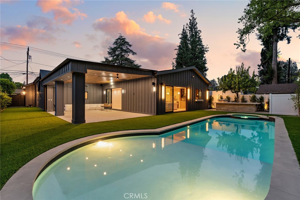 Properties 1 22903 Mariano Street