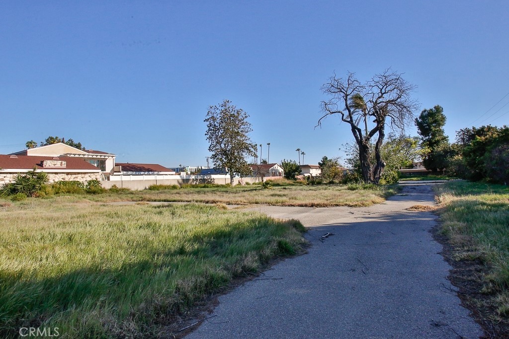 9792 Stanford Ave