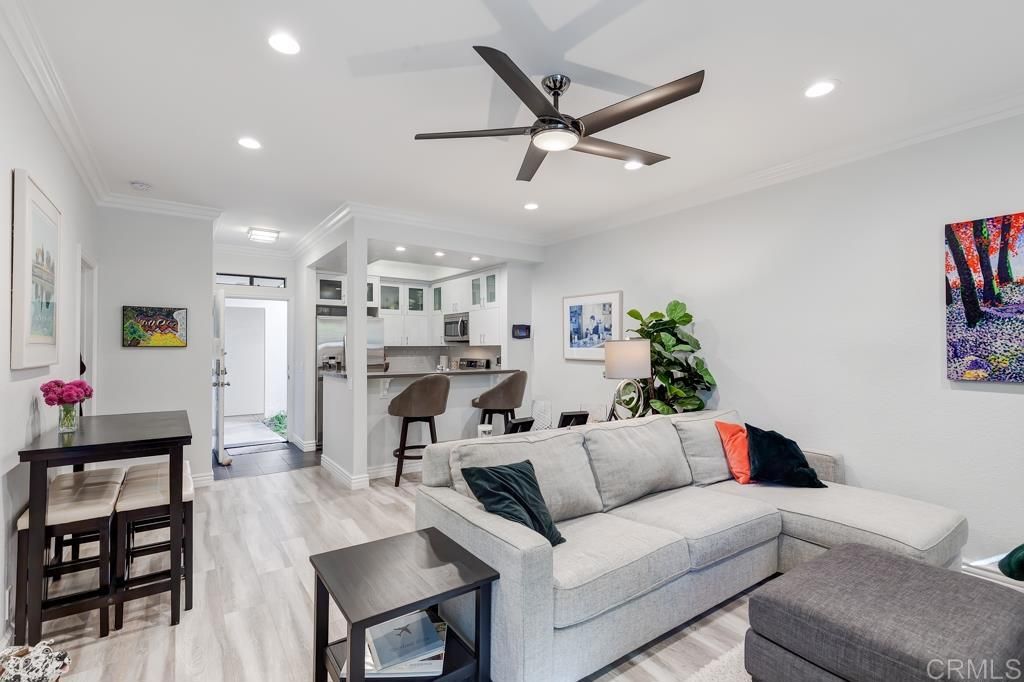 listing image 130729948941810041614