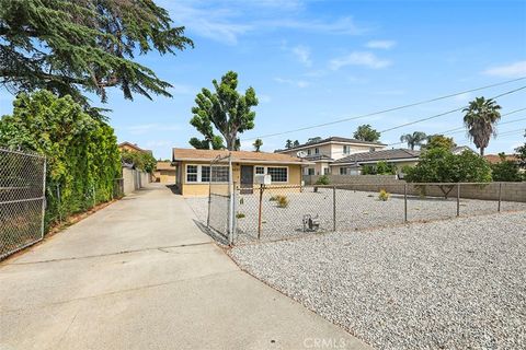 A home in El Monte