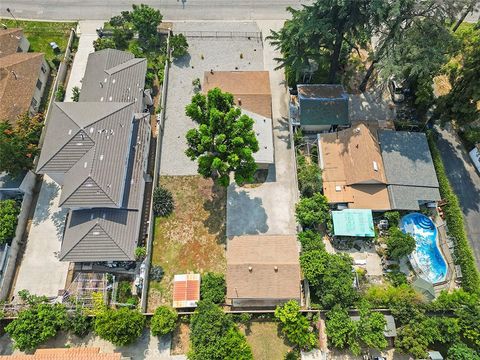 A home in El Monte