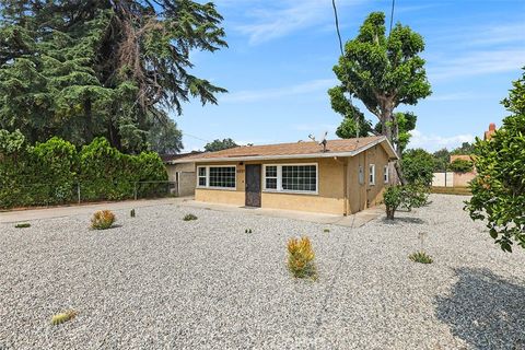 A home in El Monte