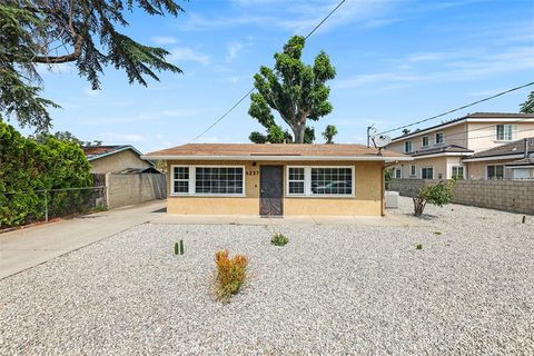 A home in El Monte