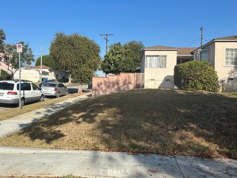 A home in Inglewood