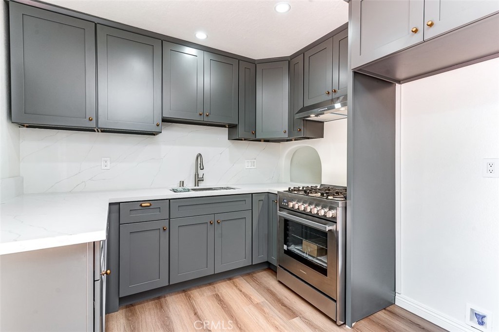 Photo 8 of 27 of 29723 Canwood Street townhome