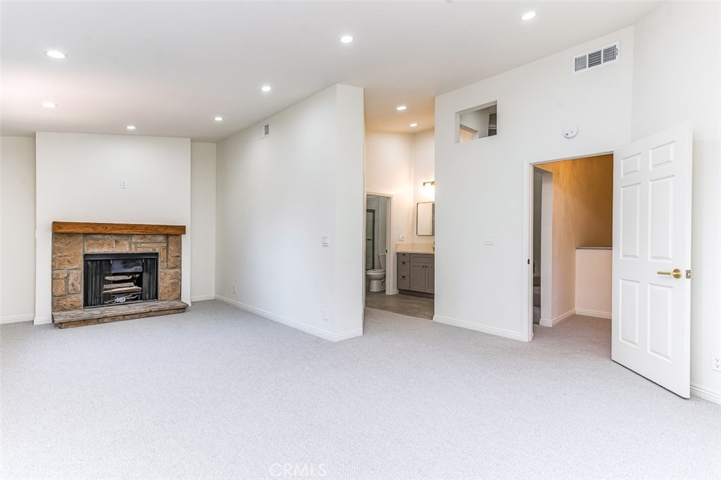 Photo 17 of 27 of 29723 Canwood Street townhome