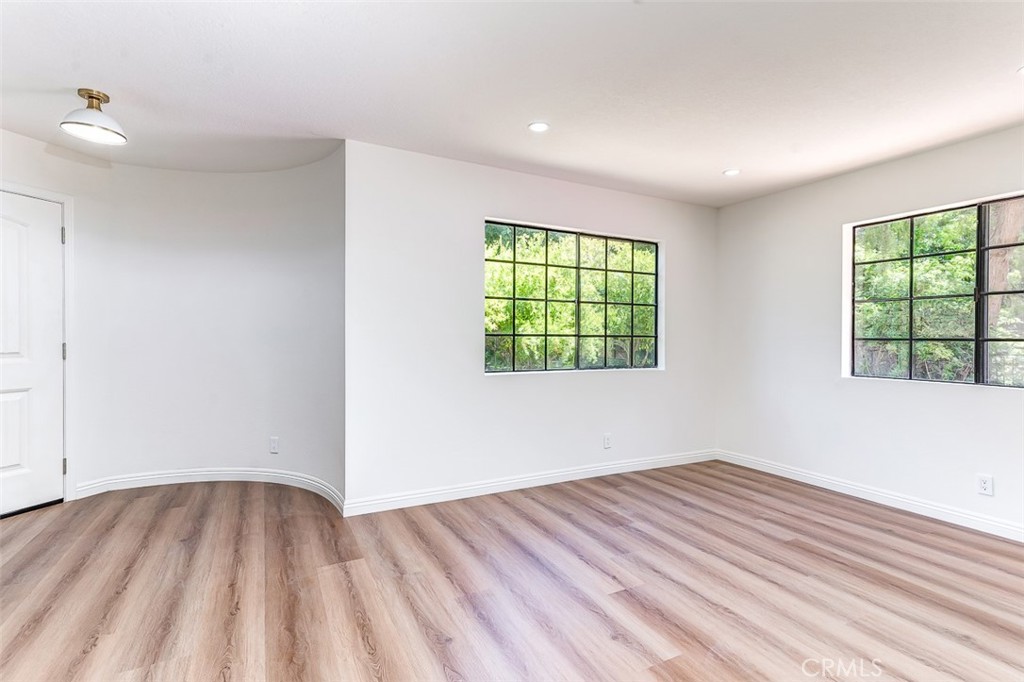 Photo 4 of 27 of 29723 Canwood Street townhome
