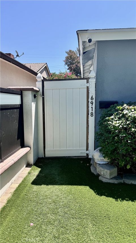 A home in Reseda