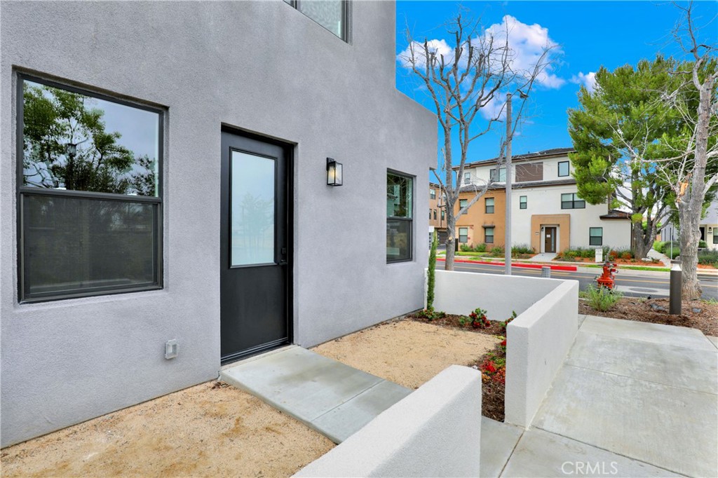 Photo 7 of 54 of 351 S Cypress Street condo