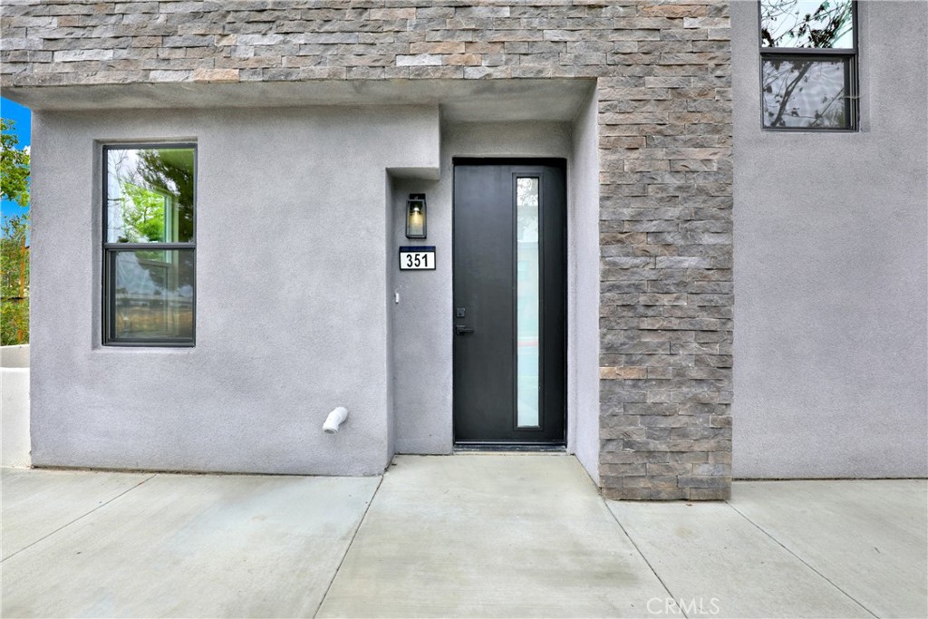 Photo 8 of 54 of 351 S Cypress Street condo
