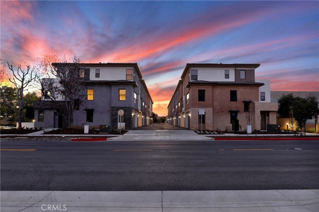 Photo 51 of 54 of 351 S Cypress Street condo