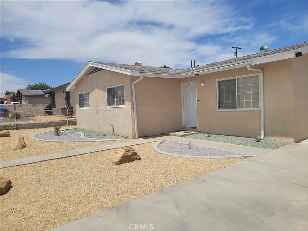 Photo 1 of 26 of 1137 E Virginia Way house