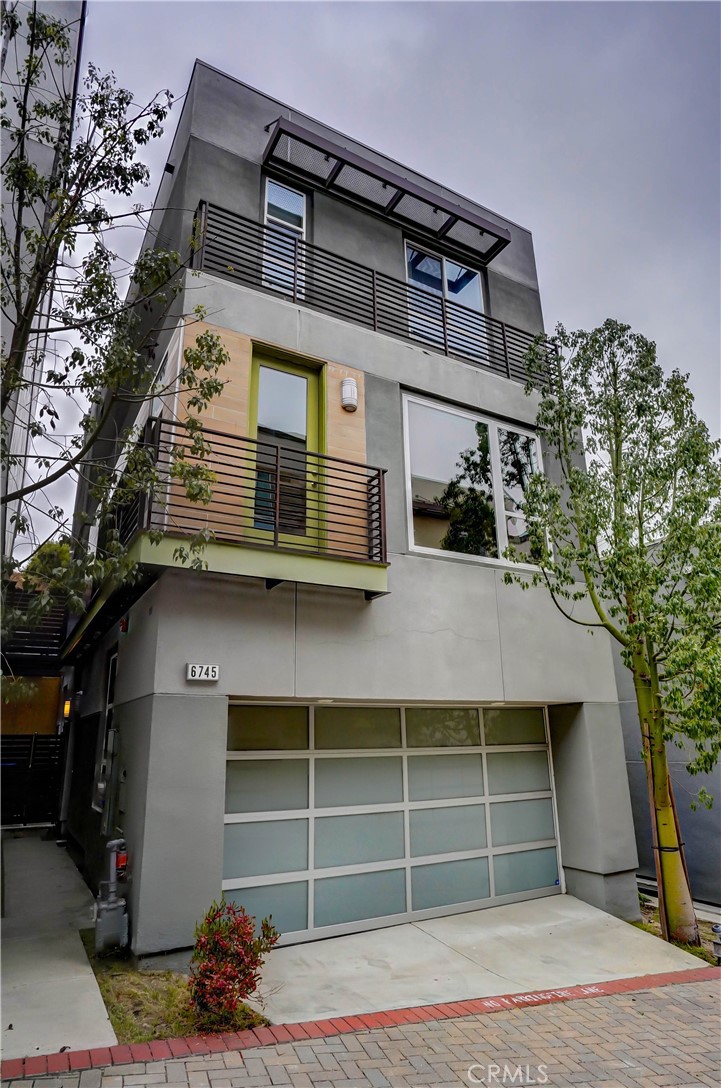 View Los Angeles, CA 90068 house
