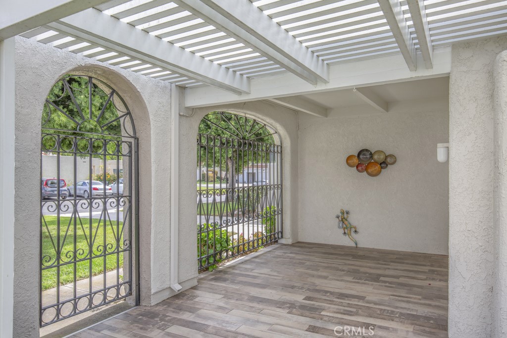 5522 Via La Mesa C