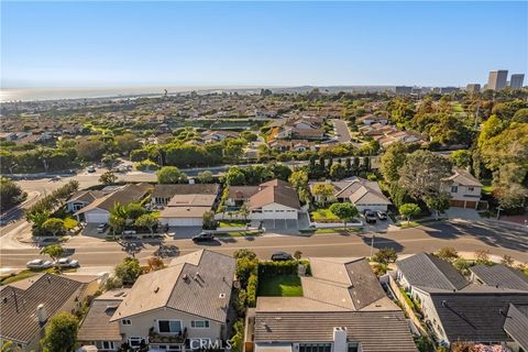 A home in Corona Del Mar