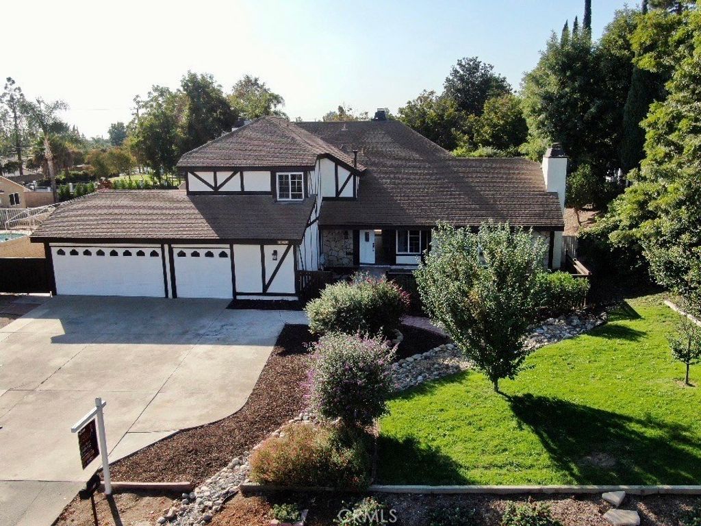 listing image 130720616905845535579