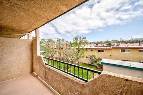 A home in Lomita