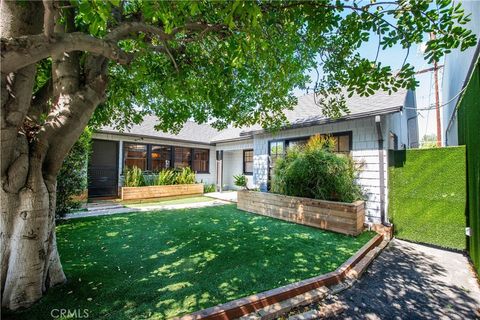 Photo of 23013 Ventura Boulevard, Woodland Hills, CA 91364 (MLS # SR25077426) Photo of 23013 Ventura Boulevard, Woodland Hills, CA 91364 (MLS # SR25077426)