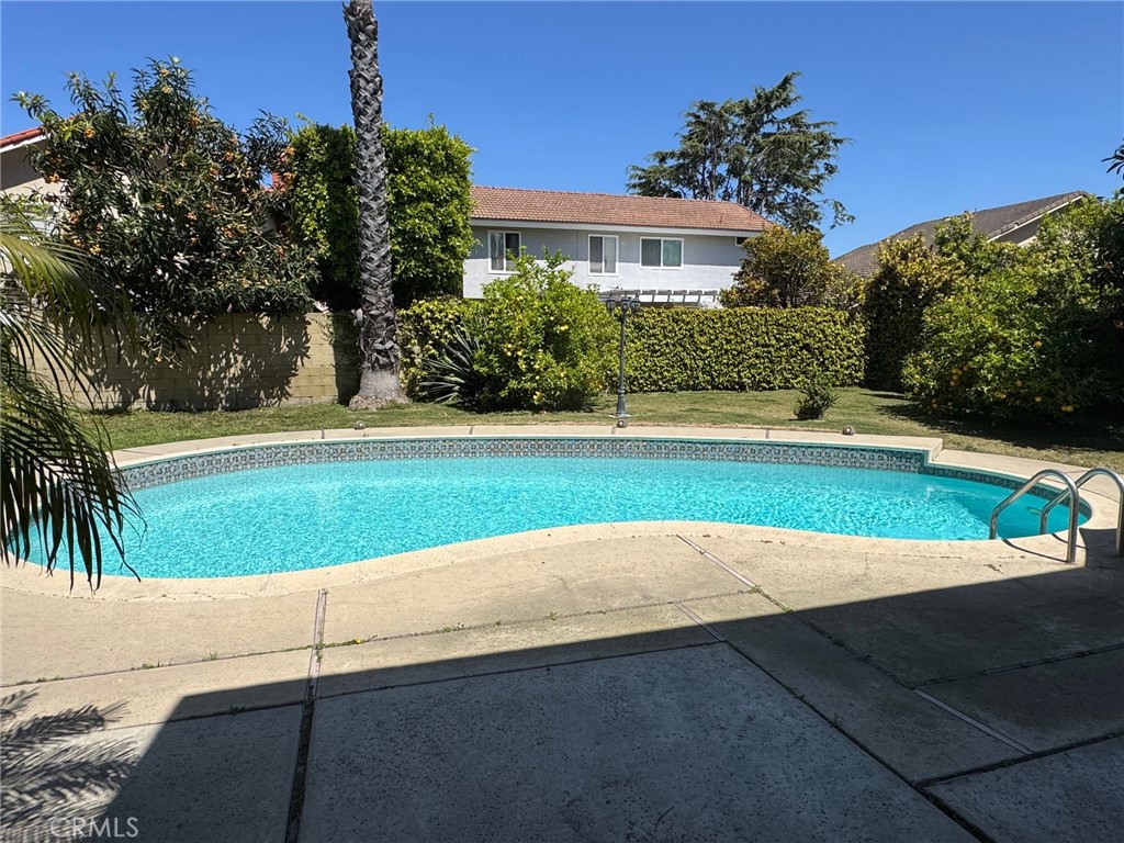 9775 Hibiscus Avenue