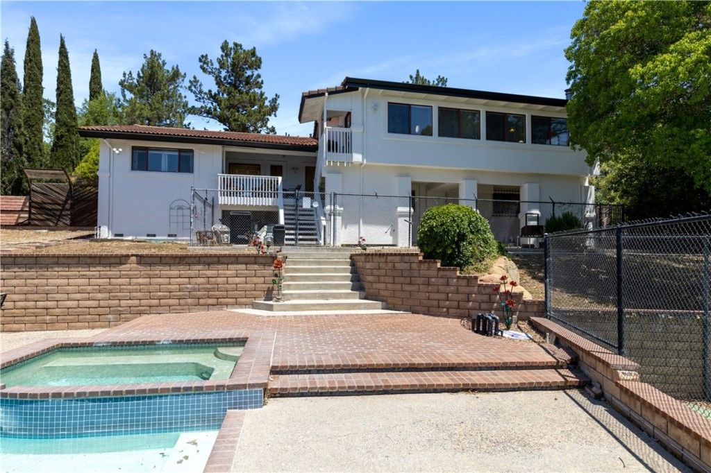 listing image 130722877460389352090