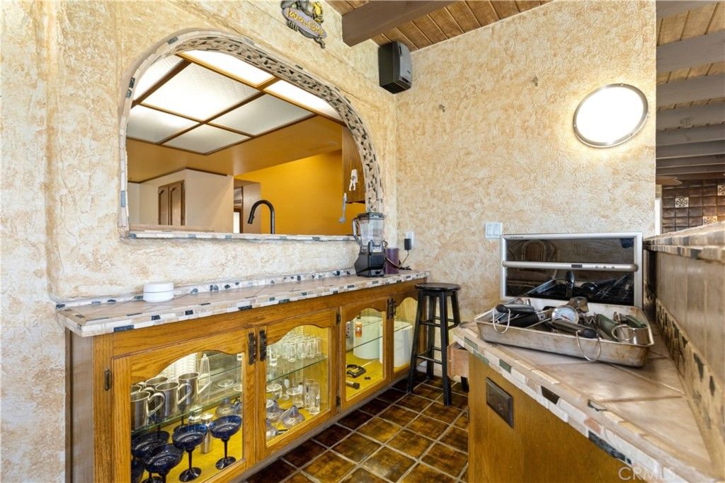 listing image 130725236958420567071