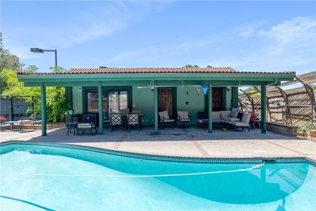 listing image 130723709885983415175