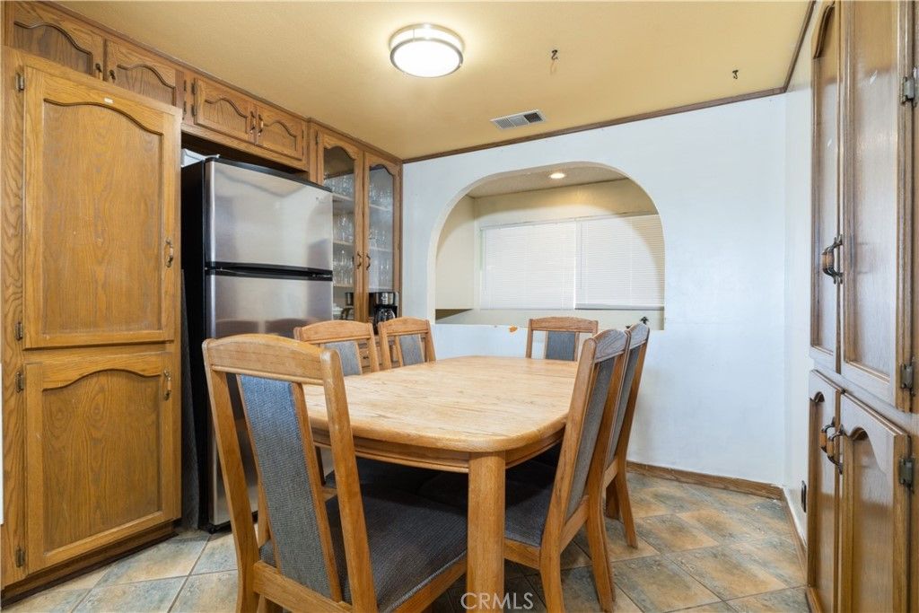 listing image 130722167694534499212