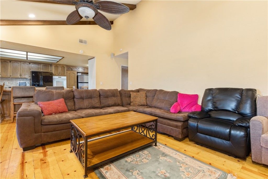 listing image 130724950193530303765