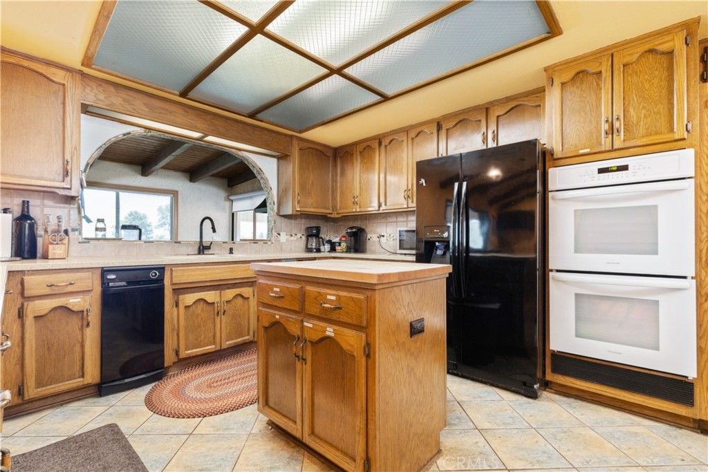 listing image 130722273451359668646