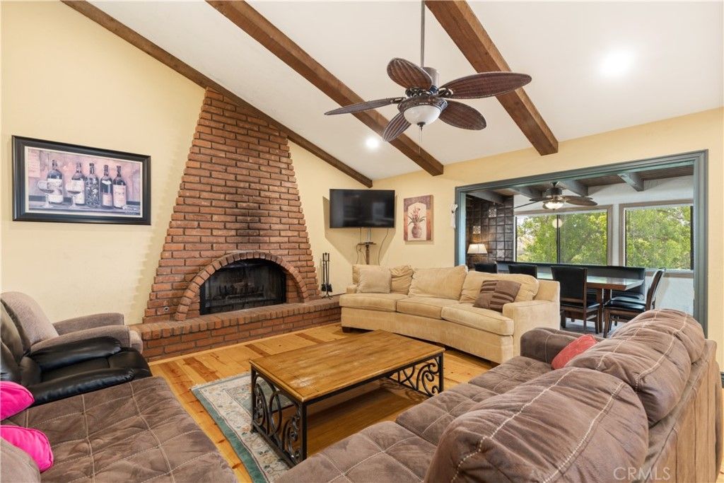 listing image 130726295606439701423