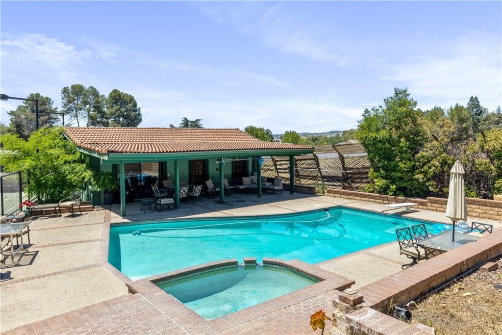 listing image 130728245271146055437
