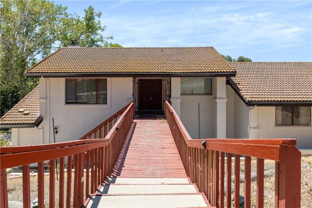 listing image 130728825579118807847