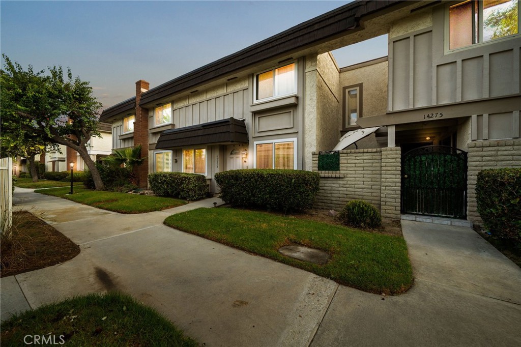 View Westminster, CA 92683 townhome