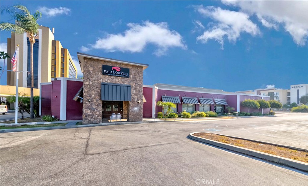 **Property for Lease: 928 W Huntington Dr, Monrovia, CA 91016** - Presenting an exceptional leasing opportunity at 928 W Huntington Dr, Monrovia, CA 91016. Formerly home to a Red Lobster restaurant within the Holiday Inn Monrovia, this property is ideally situated for your next business venture. Located in a bustling area with excellent visibility and convenient access, this space is perfect for a variety of commercial uses. Nestled within the Holiday Inn Monrovia on W Huntington Drive, this property offers easy access to the 210 and 605 freeways, making it convenient for both local patrons and visitors from outside the area. The property boasts a large, open floor plan, ideal for a wide range of commercial applications, including a restaurant, retail outlet, or other business ventures. Enjoy the convenience of abundant on-site parking within the Holiday Inn premises, ensuring easy access for your customers and employees. Previously operated as a Red Lobster, this space comes equipped with existing restaurant infrastructure, including a commercial kitchen, dining area, bar, and all necessary furniture and equipment, making it ready for immediate restaurant operations. Situated in a high-traffic area with prominent signage opportunities, this property is well-positioned to attract significant foot and vehicle traffic. This property offers a unique opportunity to establish your business in a high-profile, high-traffic location with a rich history. Whether you’re looking to open a new restaurant, retail store, or other commercial enterprise, 928 W Huntington Dr provides the flexibility and potential to bring your business vision to life. Don't miss out on this premier leasing opportunity—contact us today to schedule a viewing and explore the possibilities for your business at this prime Monrovia location.