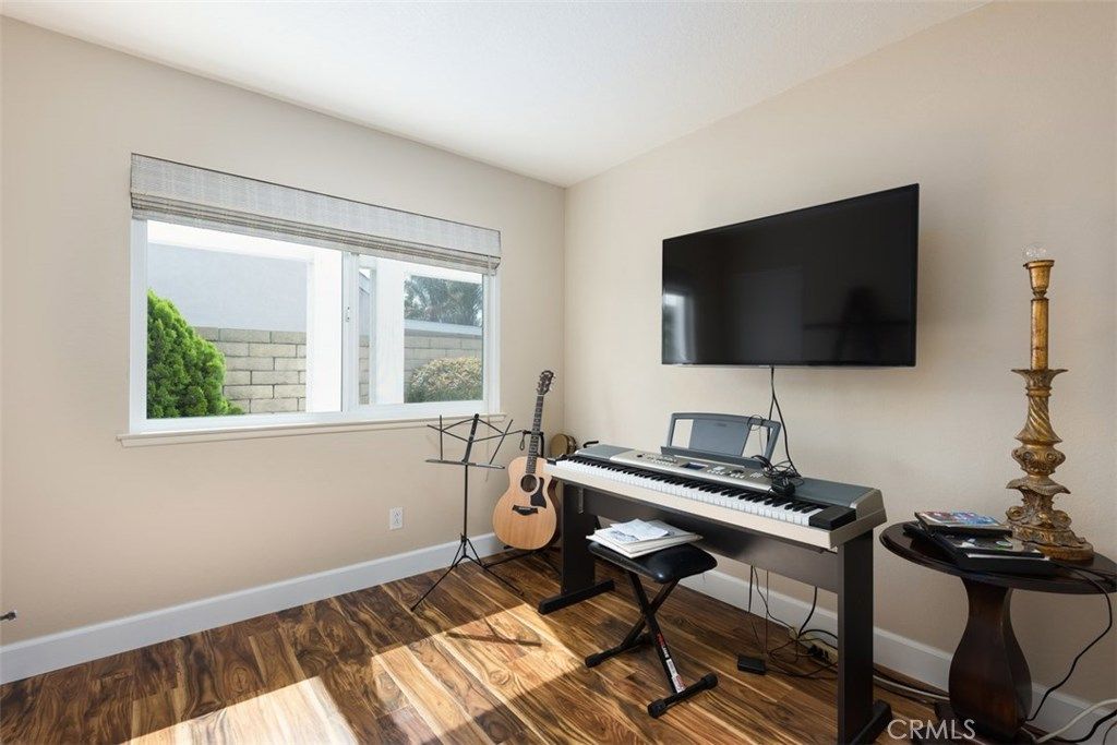 listing image 130729906882355214239