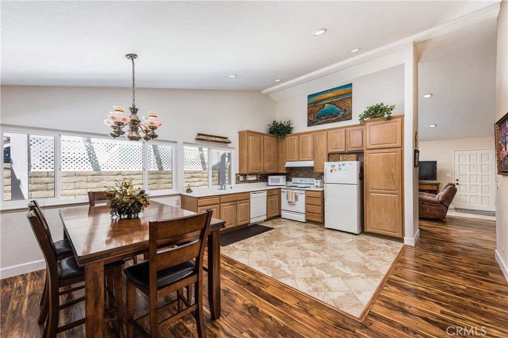 listing image 130724231601810954118