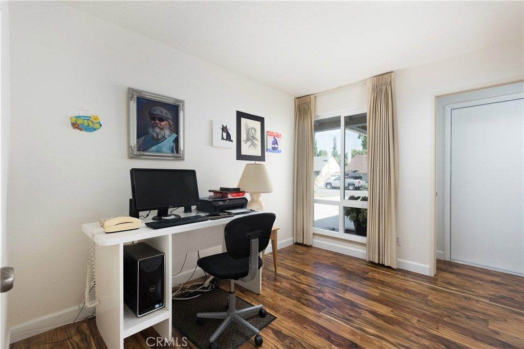 listing image 130727413540429877831