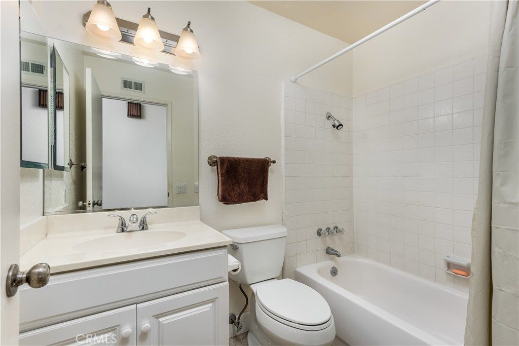 listing image 130720341893975557002