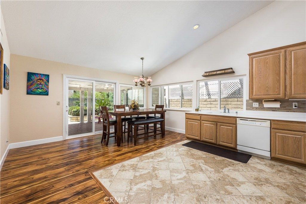 listing image 130723784723310995213